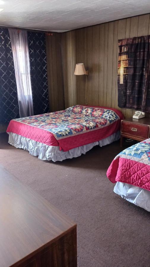 White Pine Motel 伊利 外观 照片
