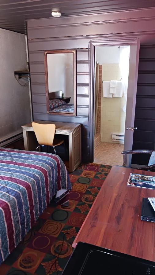 White Pine Motel 伊利 外观 照片