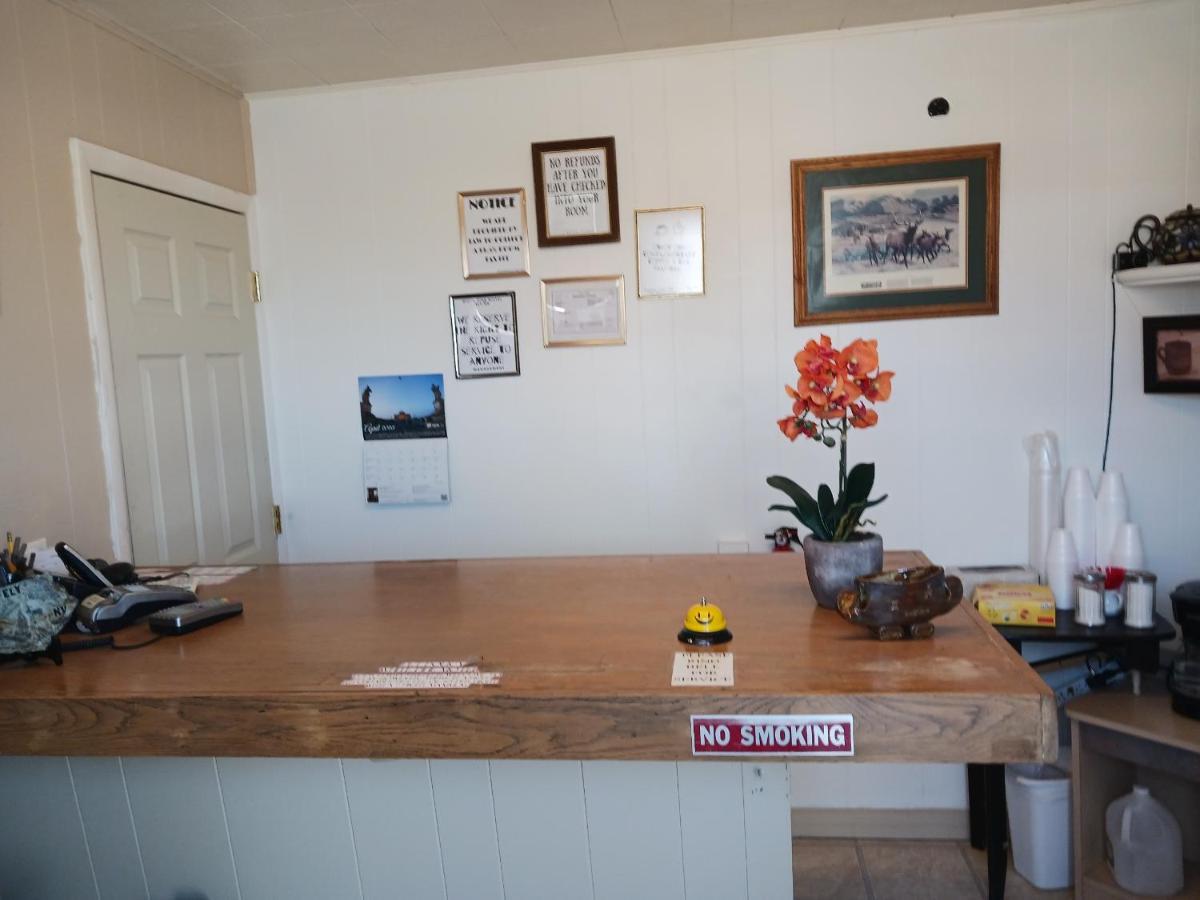 White Pine Motel 伊利 外观 照片