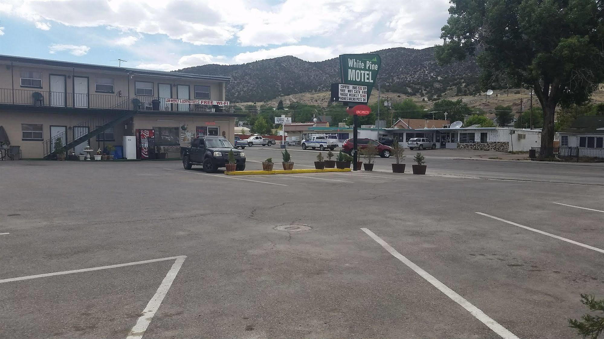 White Pine Motel 伊利 外观 照片