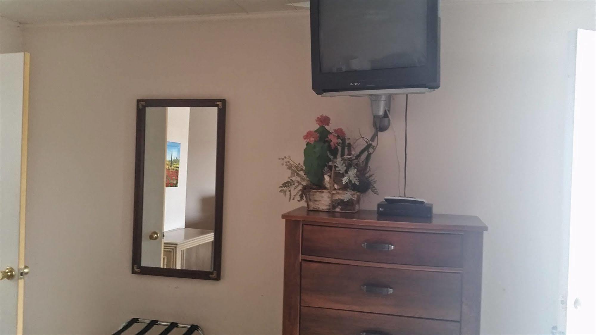 White Pine Motel 伊利 外观 照片